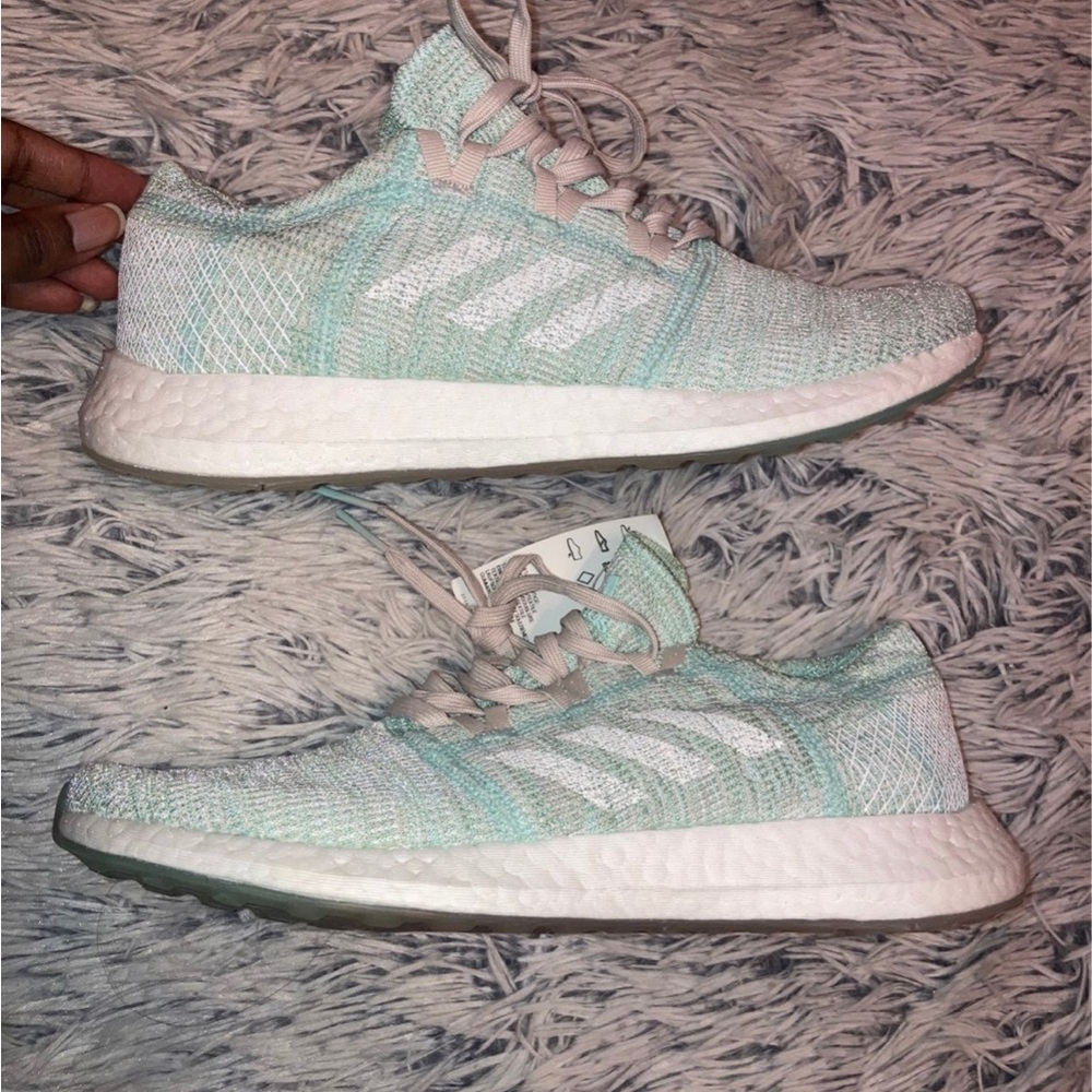 Woman’s Adidas pure boost size 9